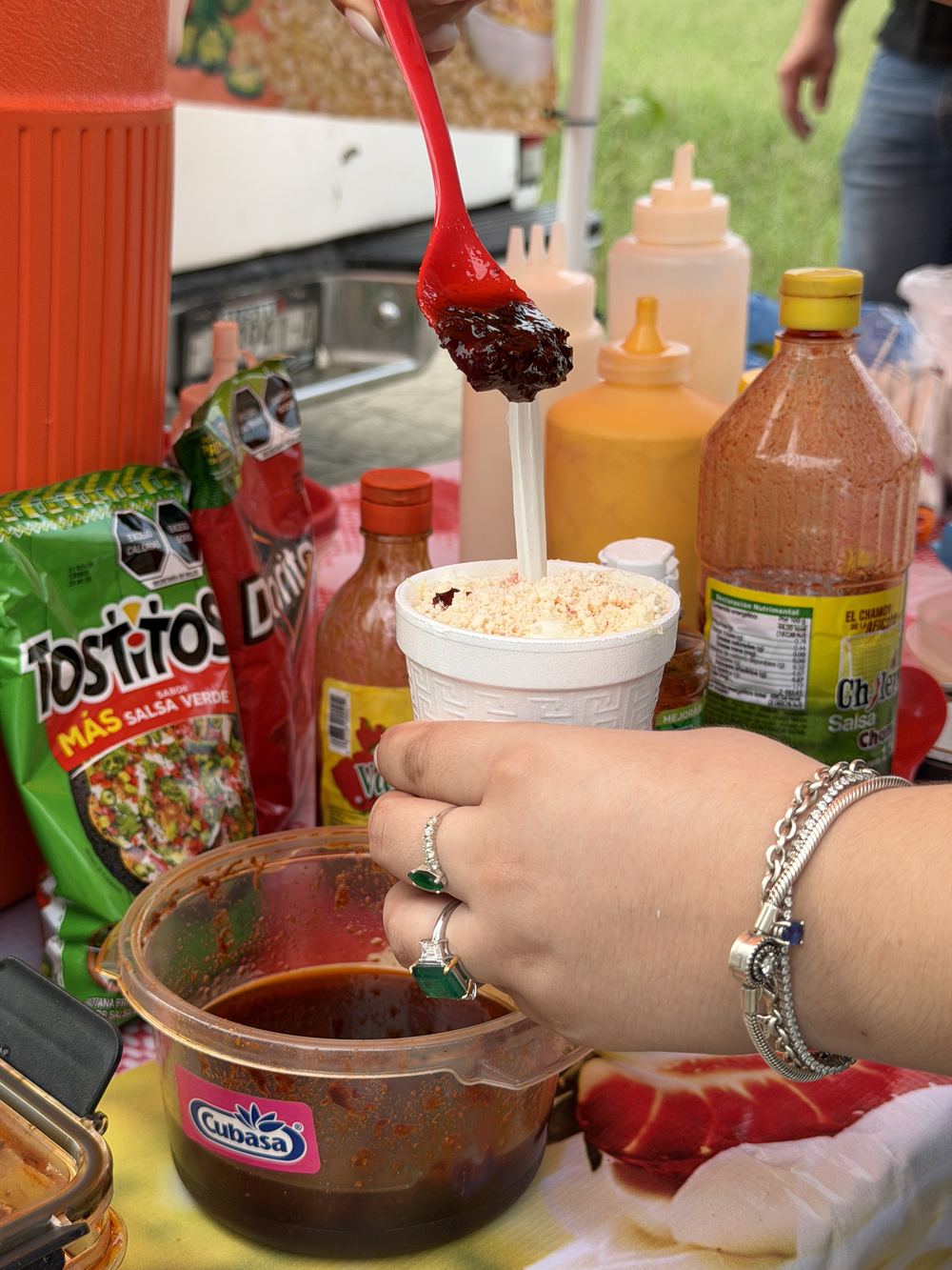 Preparación de esquites en La Esquitería